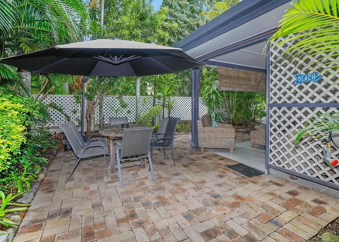 Tropical Unit With Private Fenced Garden Close To The Beach 5