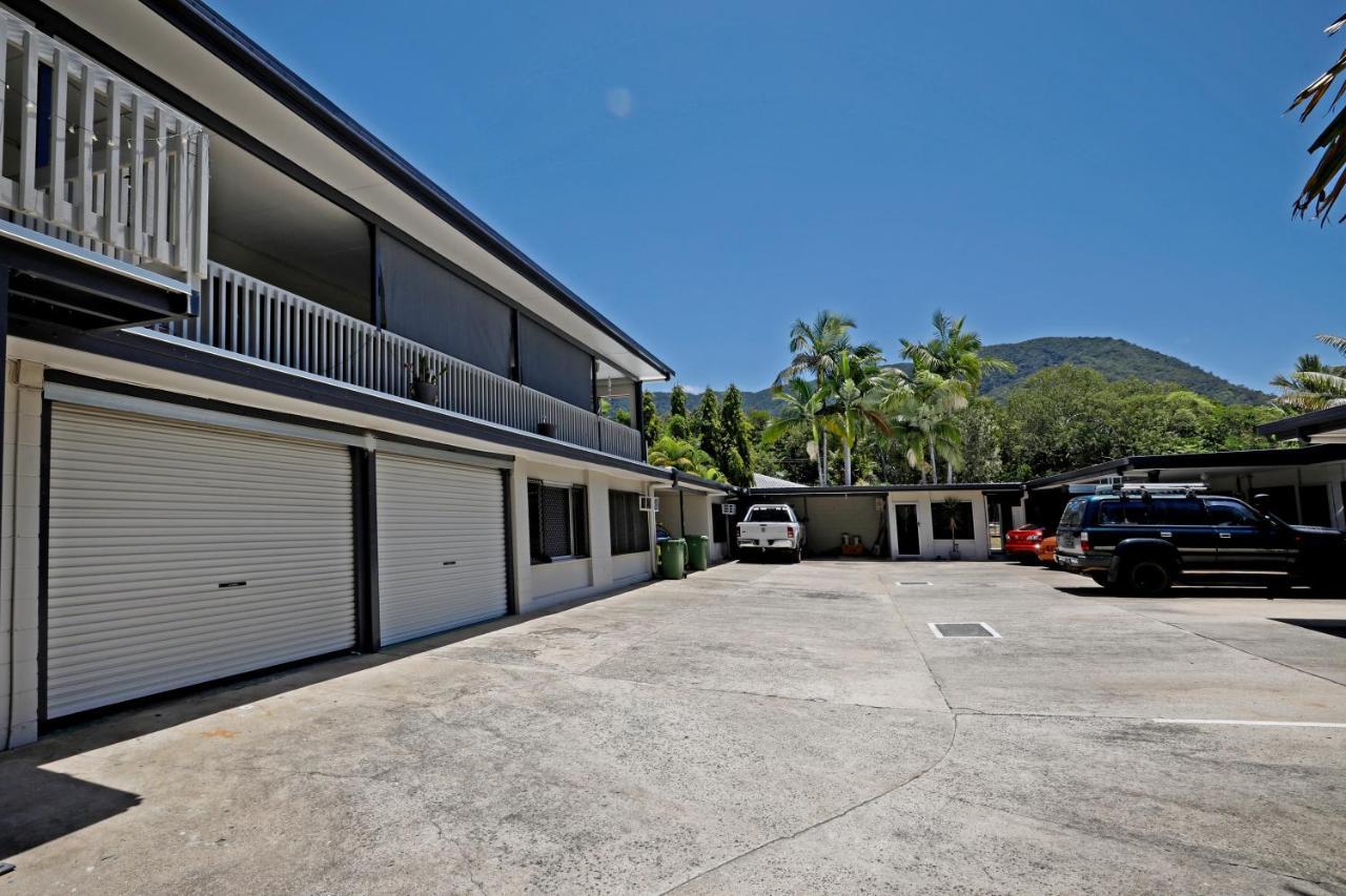 Tropical Unit With Private Fenced Garden Close To The 5 Apartment *