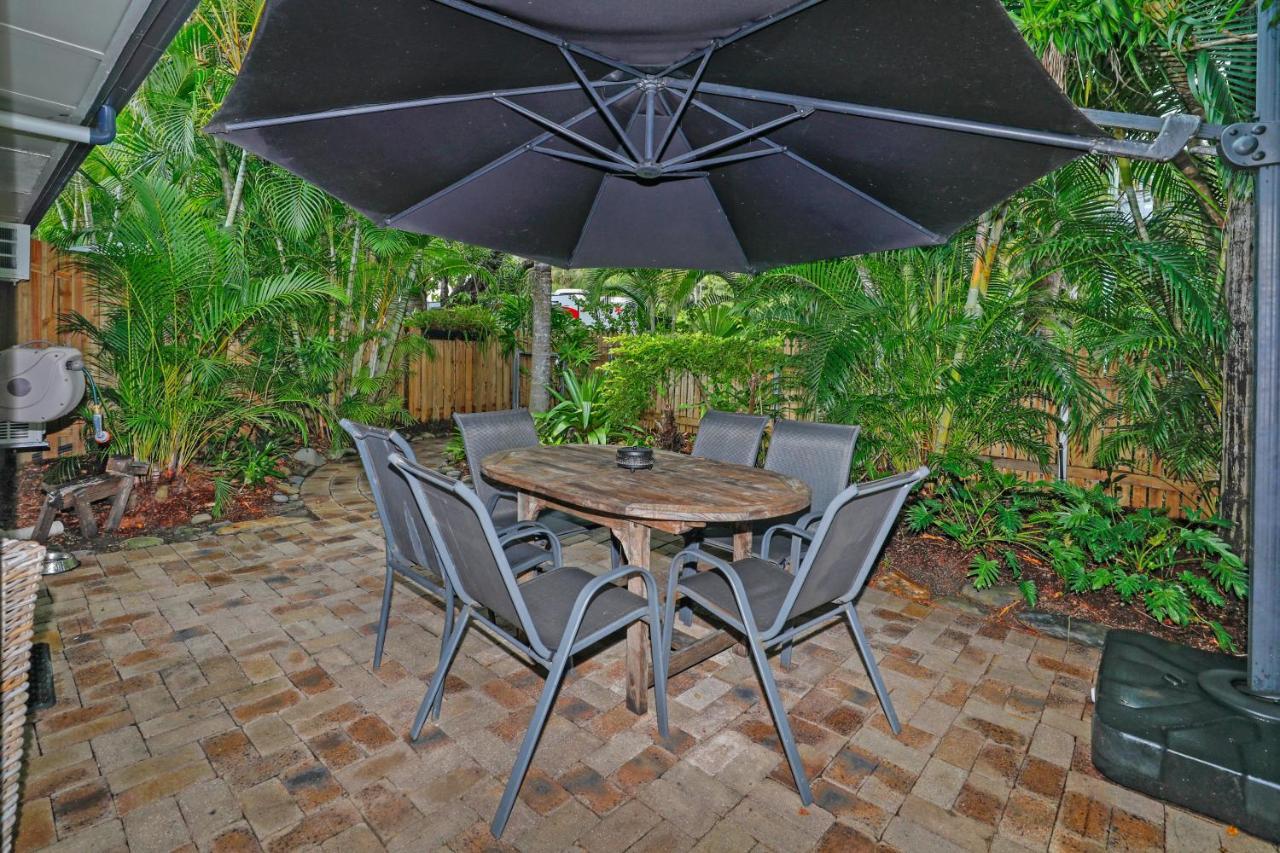 Tropical Unit With Private Fenced Garden Close To The 5 Palm Cove